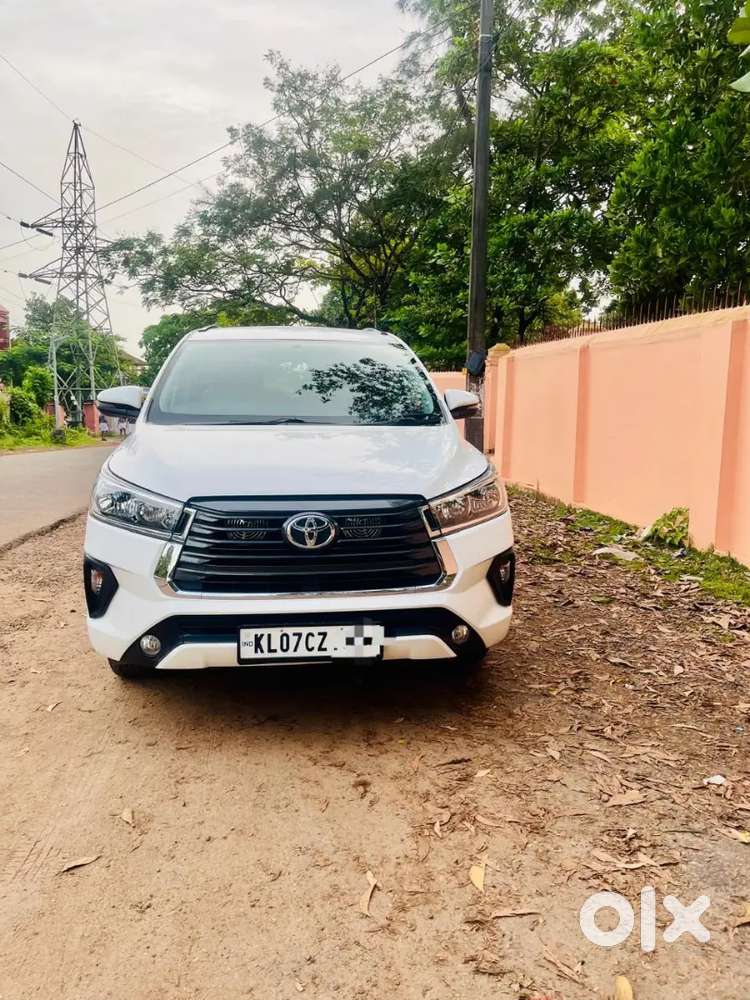 Innova Crysta 2022