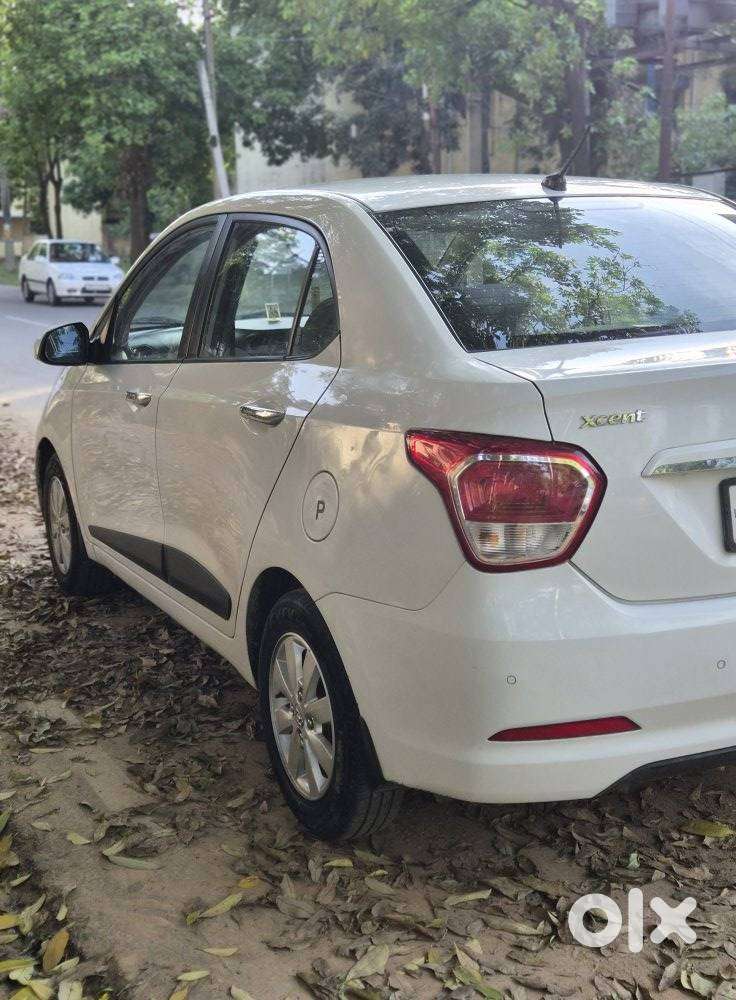 Hyundai Xcent 1.2 Vtvt Sx Option, 2015, Petrol