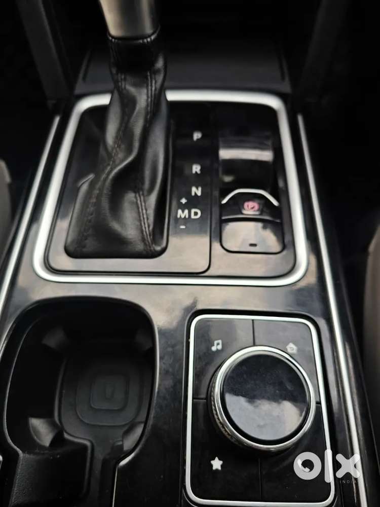 Mahindra Xuv700 2.2 Ax 7 Diesel At Luxury Pack Str, 2022, Diesel