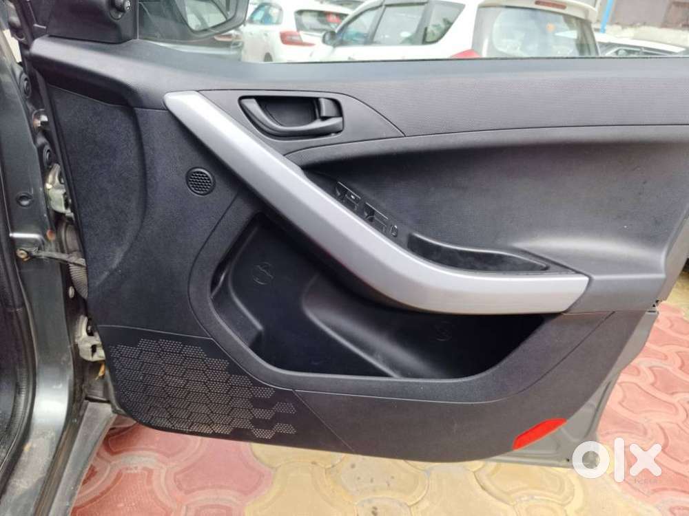 Tata Nexon 1.5 Revotorq Xm (s), 2021, Petrol