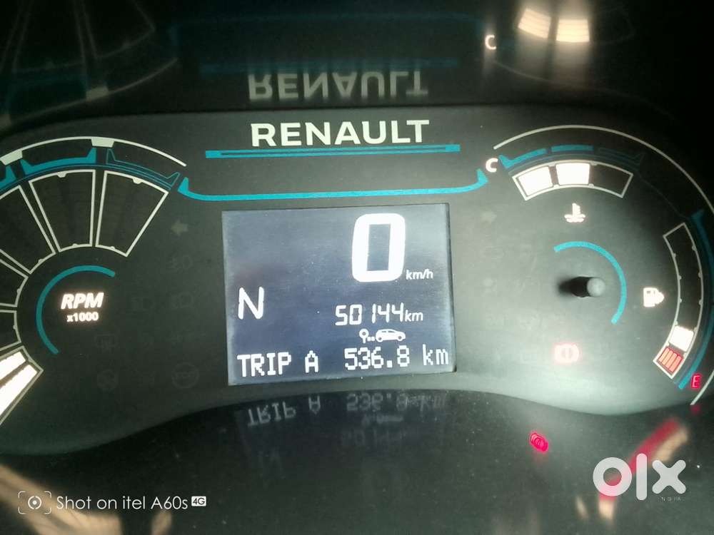 Renault Triber Rxz, 2022, Petrol