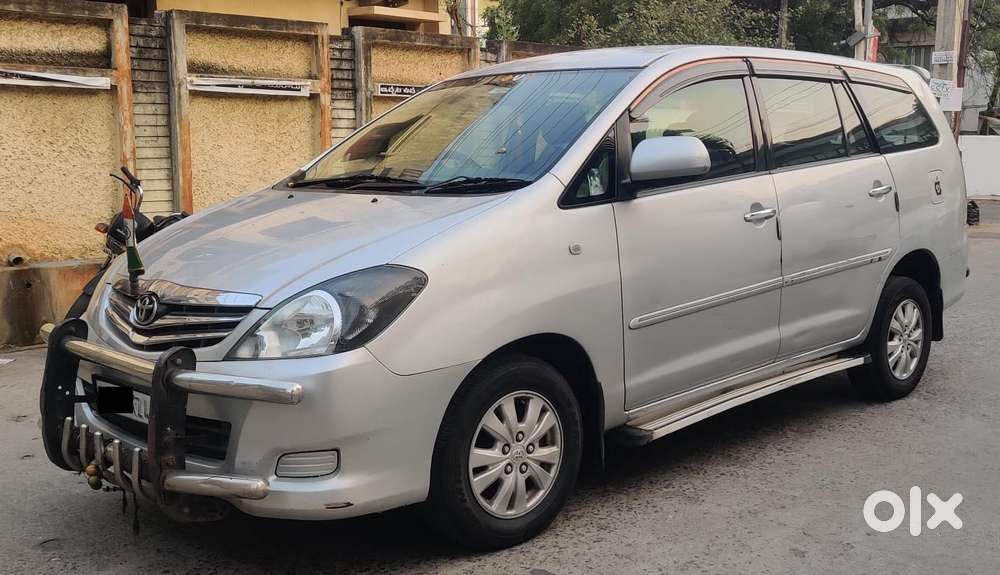 Toyota Innova 2004-2011 2.5 V Diesel 8-seater, 2011, Diesel