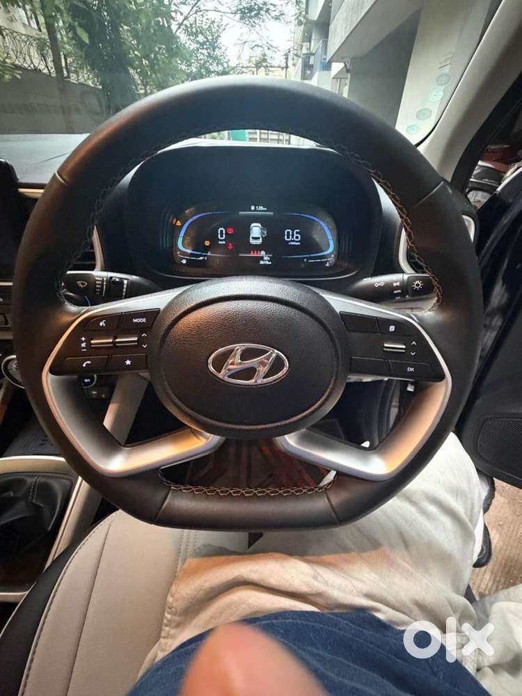 Hyundai Venue 2024 Manual