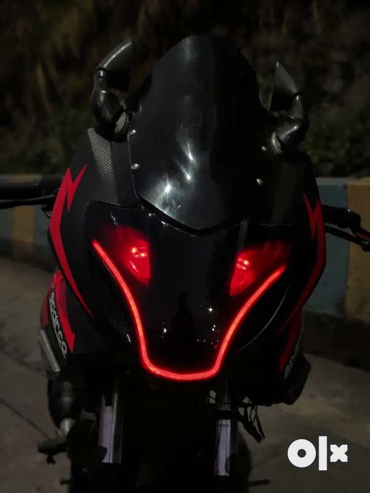 Pulsar 220. in Motorcycles in Nerul OLX India