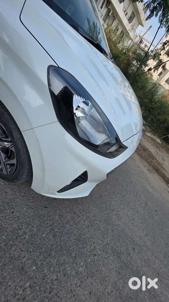 Hyundai Aura Cng 2022