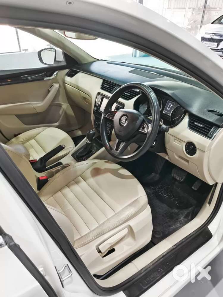 Skoda Octavia Ambition Plus 1.8 Tsi At, 2017, Petrol