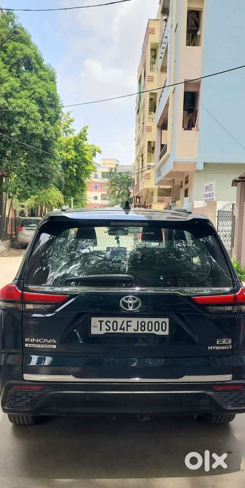Toyota Innova Hycross 2.0 Zx Hybrid 7 Str, 2023, Petrol