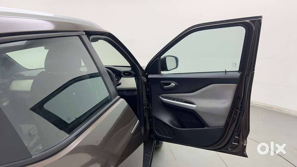 Nissan Magnite 1.0 Xv, 2021, Petrol