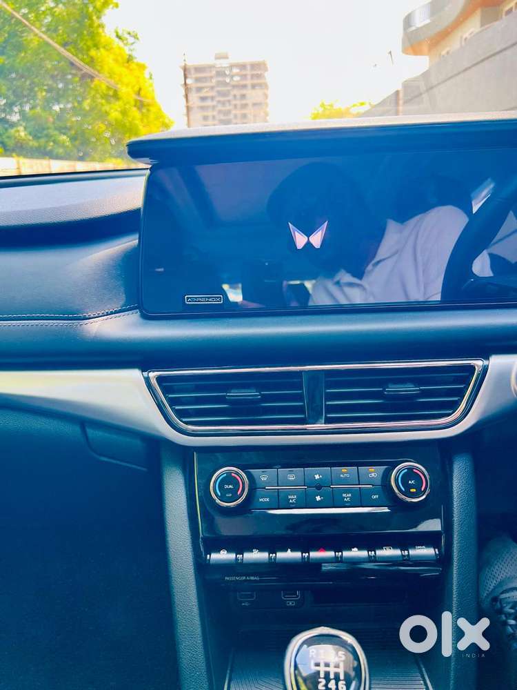 Mahindra Xuv700 2.2 Ax 7 Diesel Mt Str, 2025, Diesel