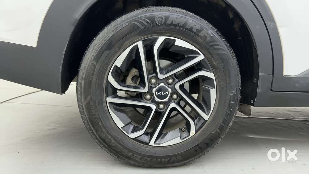 Kia Carens 1.4 Luxury Plus Dct 7 Str, 2022, Petrol