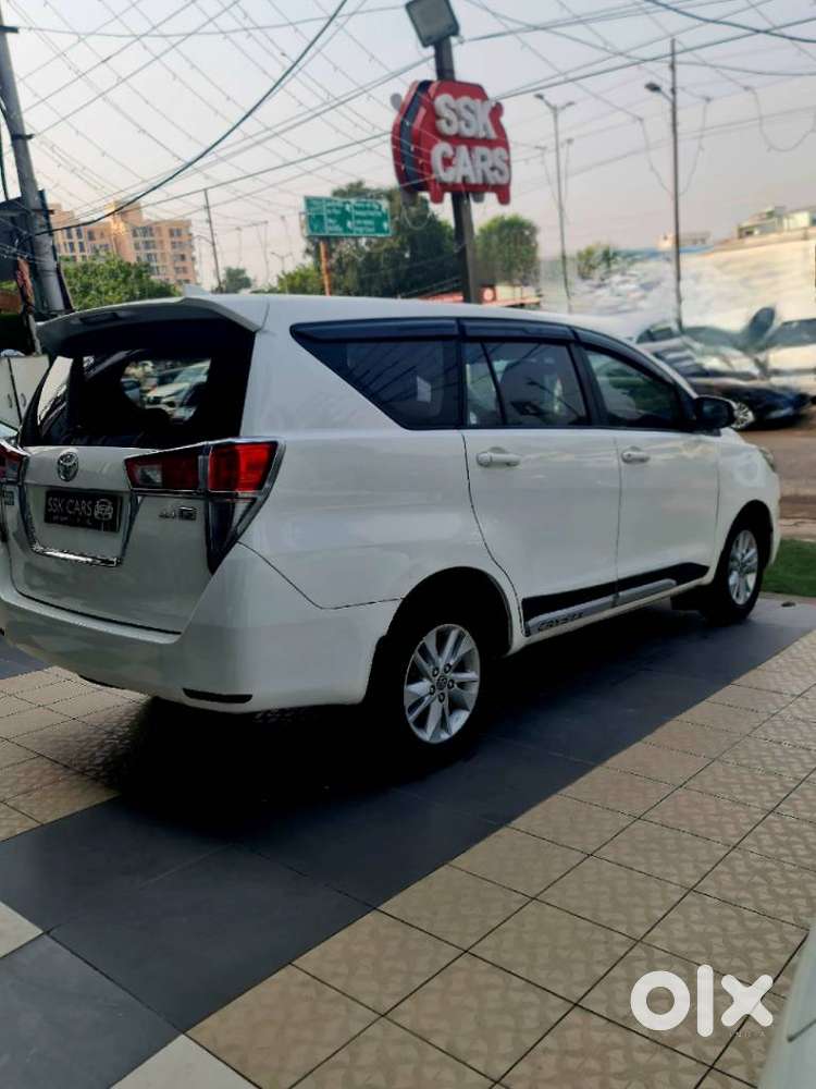 Toyota Innova Crysta 2.4 Gx Mt, 2017, Diesel