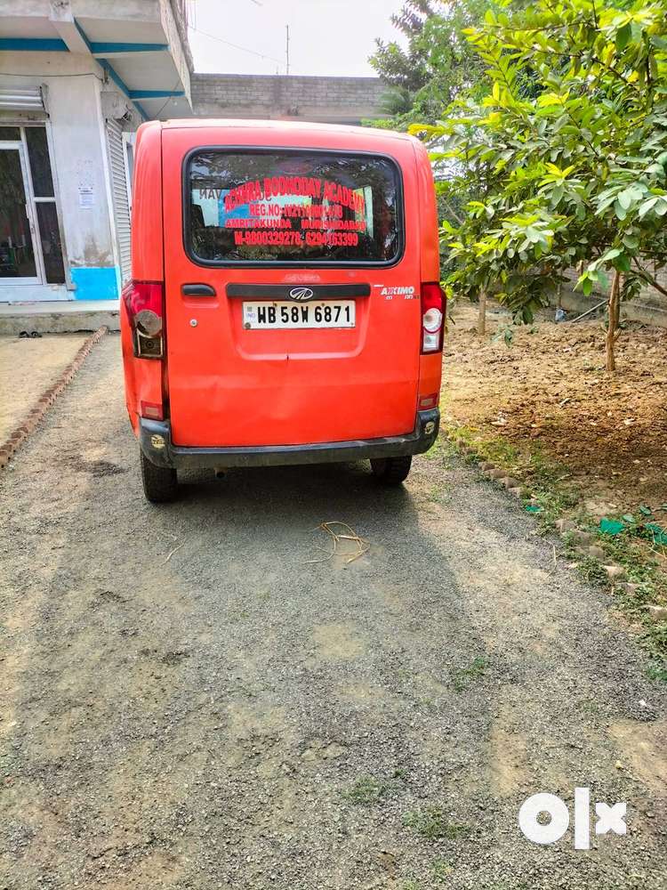 Olx 2024 mahindra van