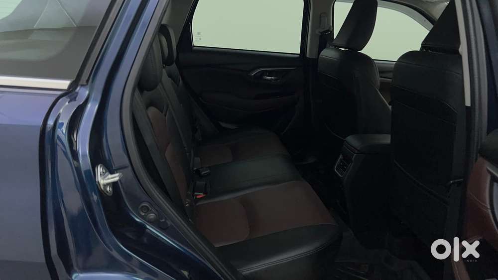 Maruti Suzuki Grand Vitara 1.5 Alpha Smart Hybrid Allgrip, 2025, Pet..