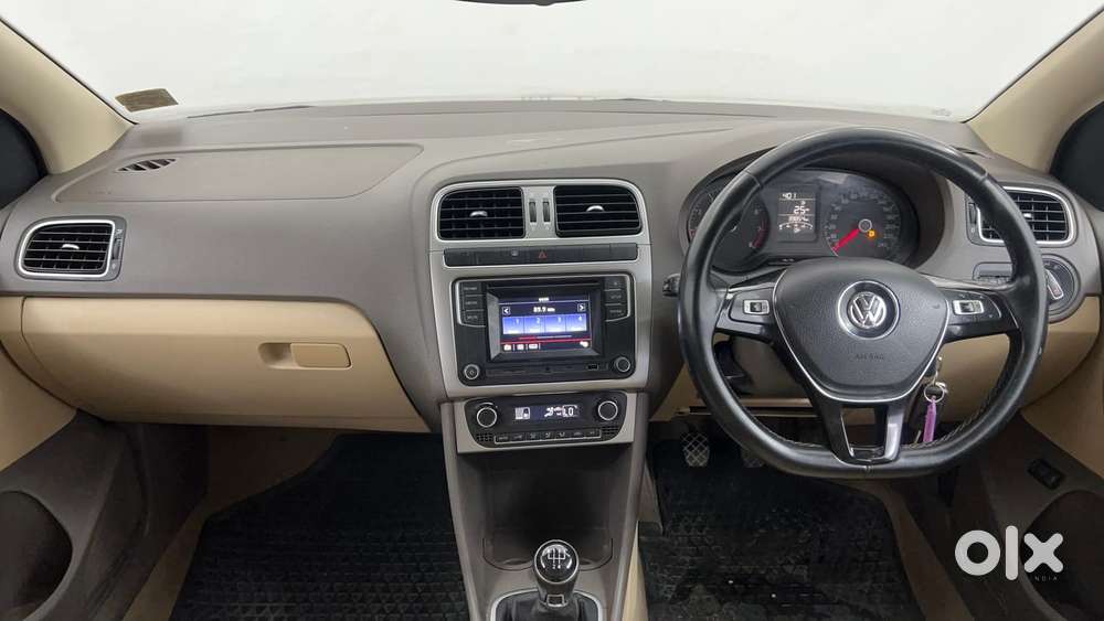 Volkswagen Vento 1.6 Highline, 2016, Petrol