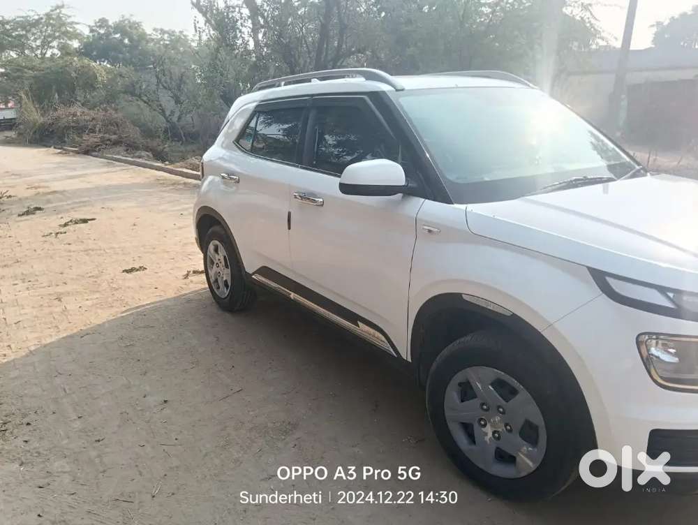 Hyundai Venue 2022 Petrol & Cng On Paper Rc Insurance  85000 Km Driven