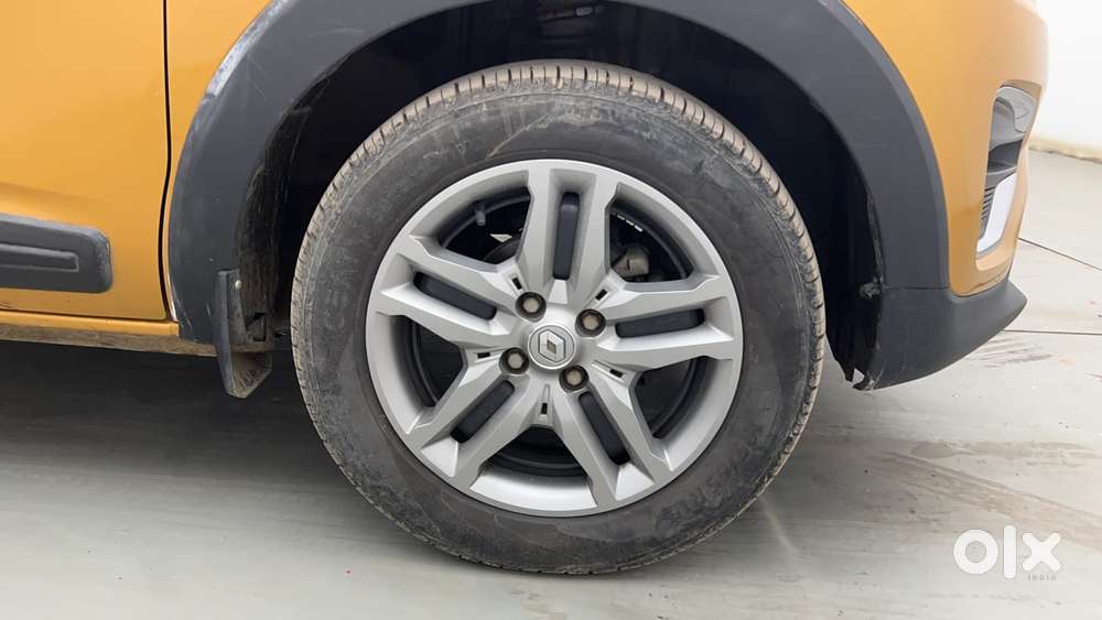 Renault Triber Rxz, 2021, Petrol