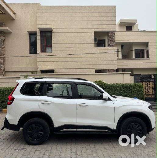 Mahindra Scorpio-n 2.0 Z4 Petrol Mt 7 Str, 2023, Petrol