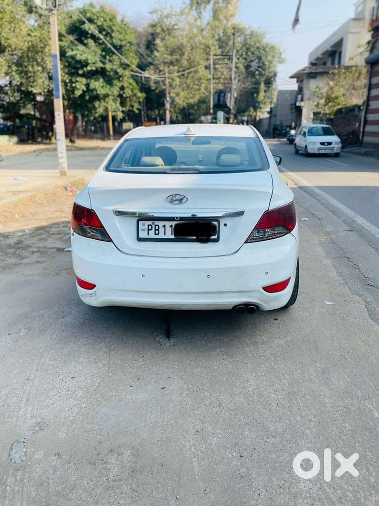 Hyundai Fluidic Verna 2011