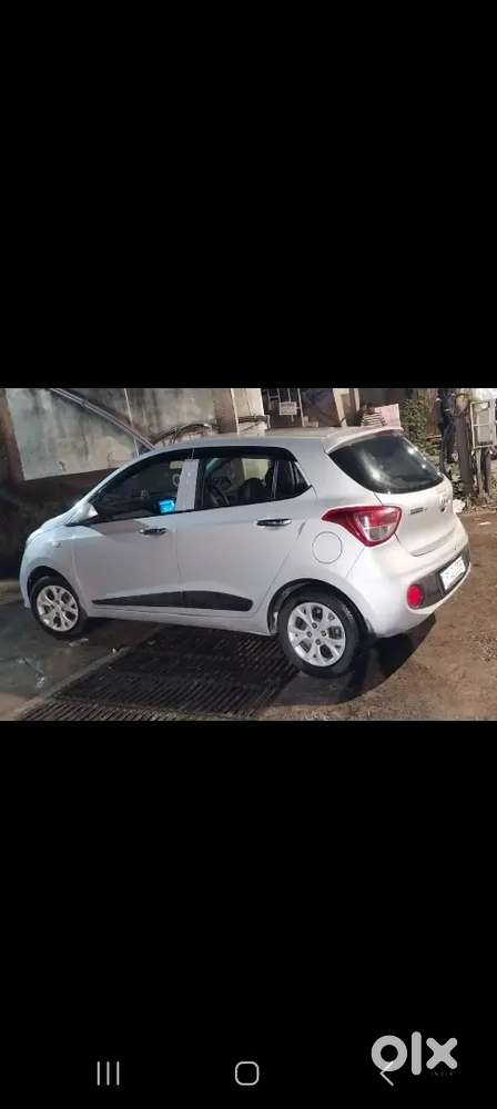 Hyundai Grand I10 2017 Petrol 51000 Km Driven.silver Colour..