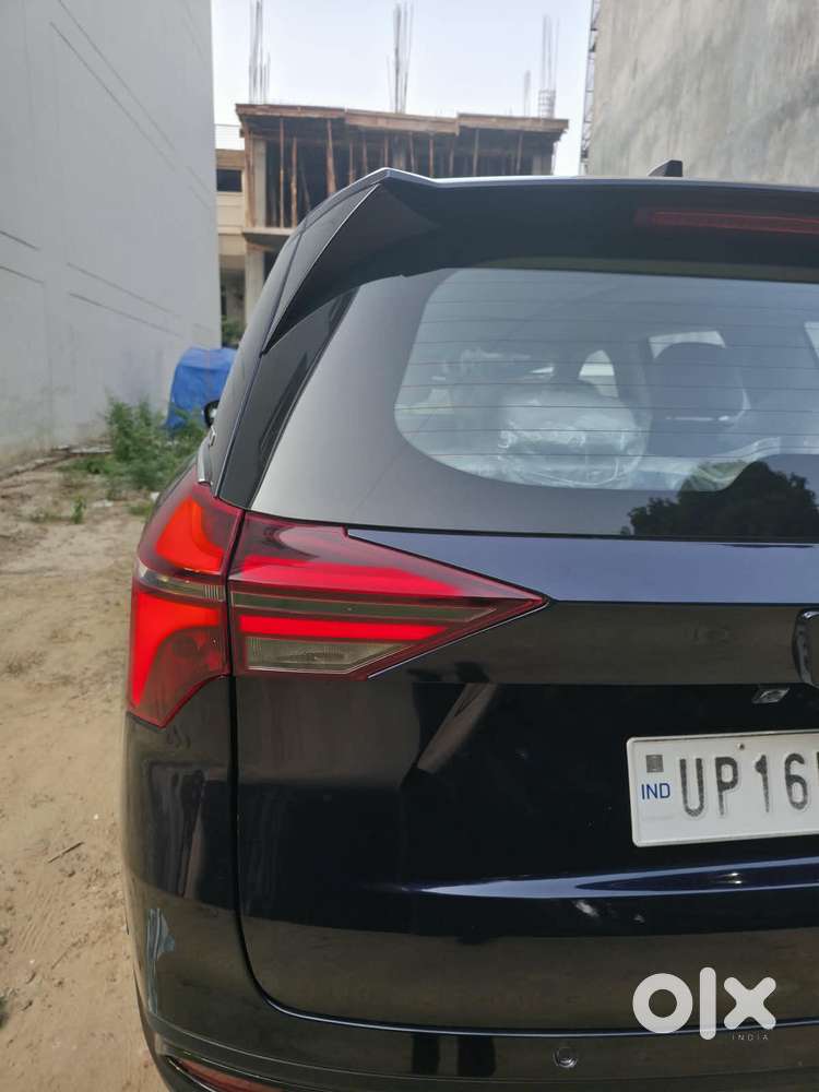 Mahindra Xuv700 Ax7 Luxury Pack Awd, 2024, Petrol