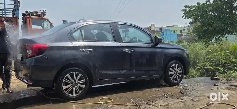 Urgent Selling Honda Amaze Top Model