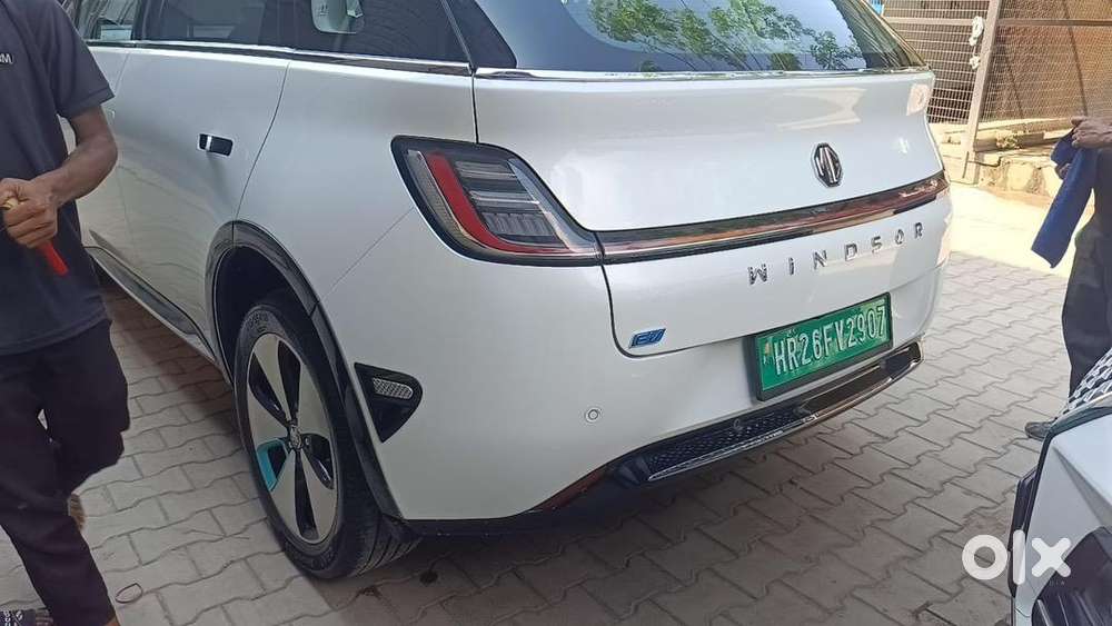 Top Model White Colour In Mint Condition For Immediate Sell 14 Lac