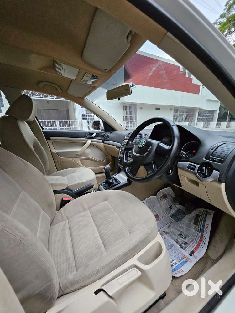 Skoda Laura 1.8 Tsi Ambiente, 2012, Petrol