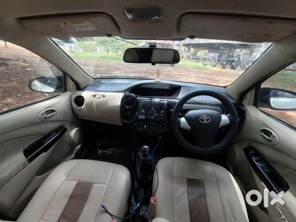 Toyota Etios Liva V 2018 Dual Tone