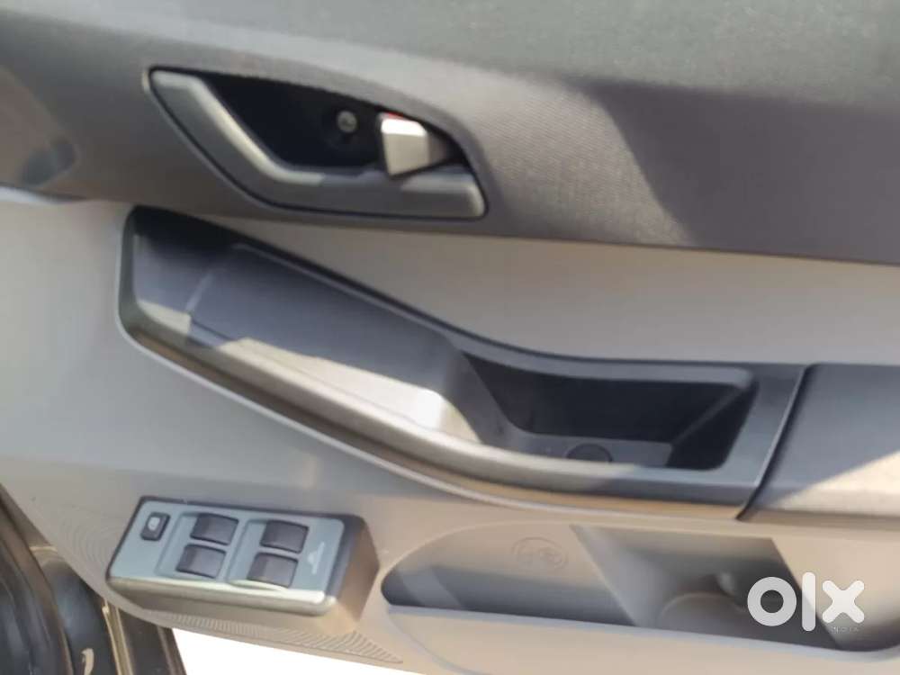 Tata Tiago Xe, 2024, Petrol