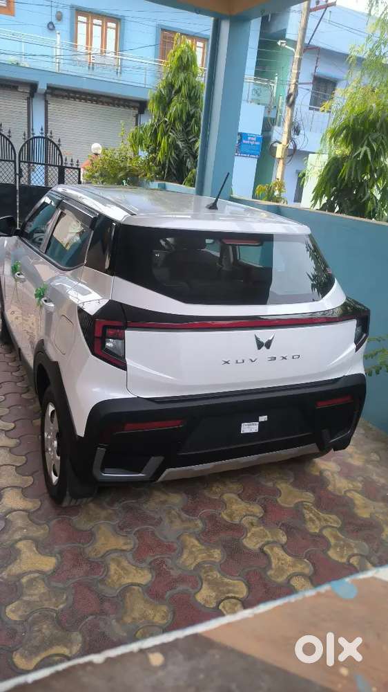 Mahindra Xuv 3xo 2025 Petrol 14085 Km Driven