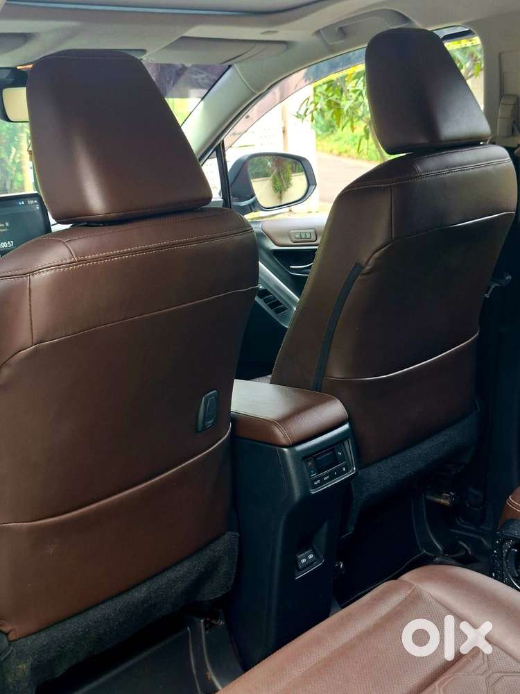 Toyota Innova Hycross 2.0 Zx (o) Hybrid 7 Str, 2023, Petrol