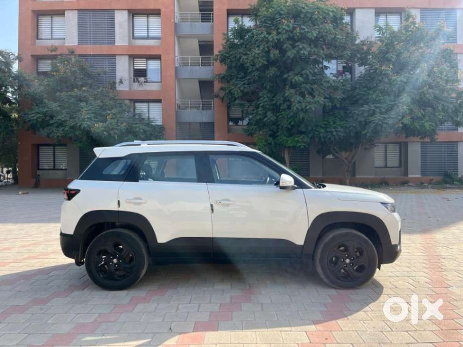 Maruti Suzuki Brezza 1.5 Zxi At Smart Hybrid, 2023, Cng & Hybrids