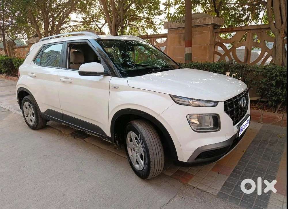 Hyundai Venue S 2020 Petrol Well Maintained  1st Owner  Full Service