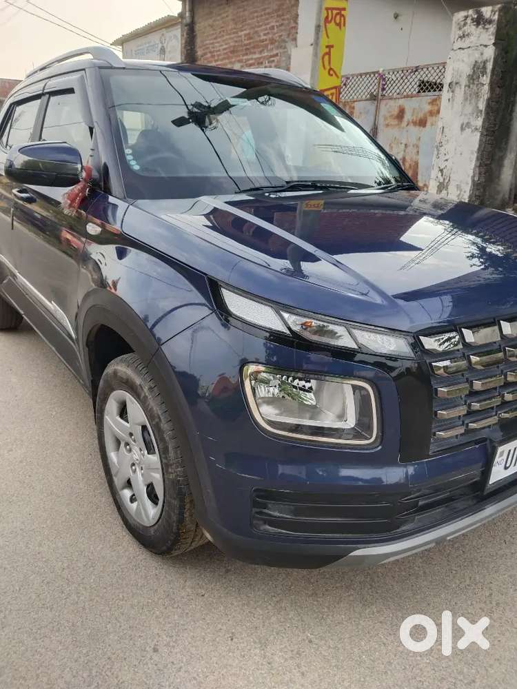 Hyundai Venue 2022 Petrol Manual November 2022 Registration