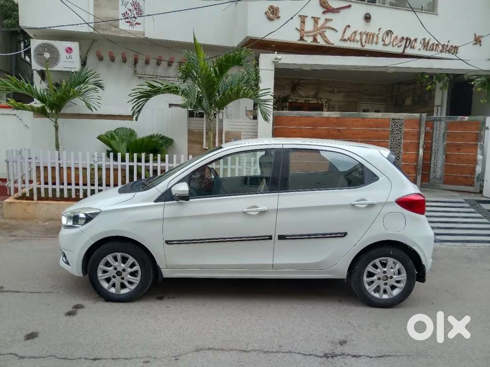 Tata Tiago Xza, 2017, Petrol