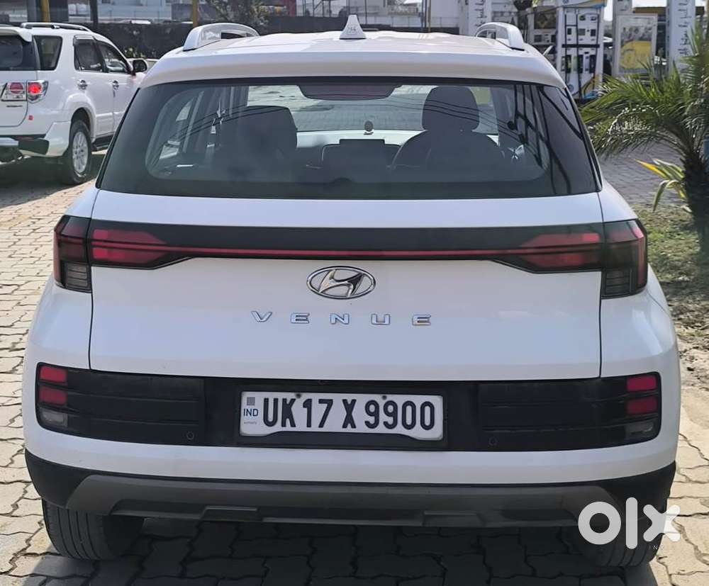 Hyundai Venue 1.2 S (o), 2024, Petrol