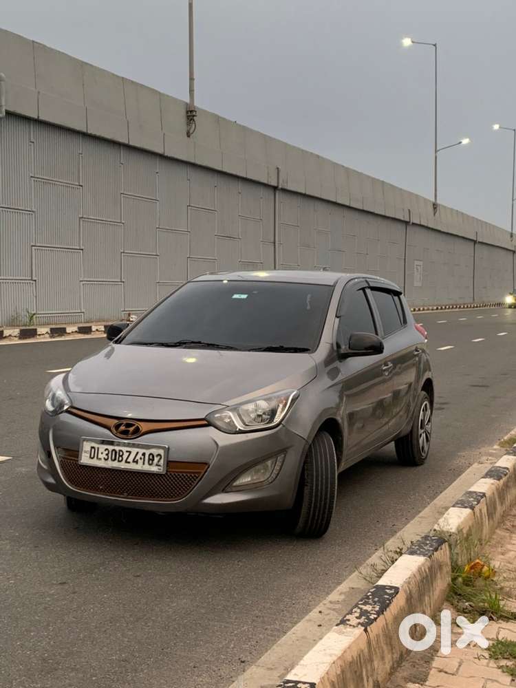 Hyundai I20 2013 83000 Km Driven  All Original New Tire Pure Petrol