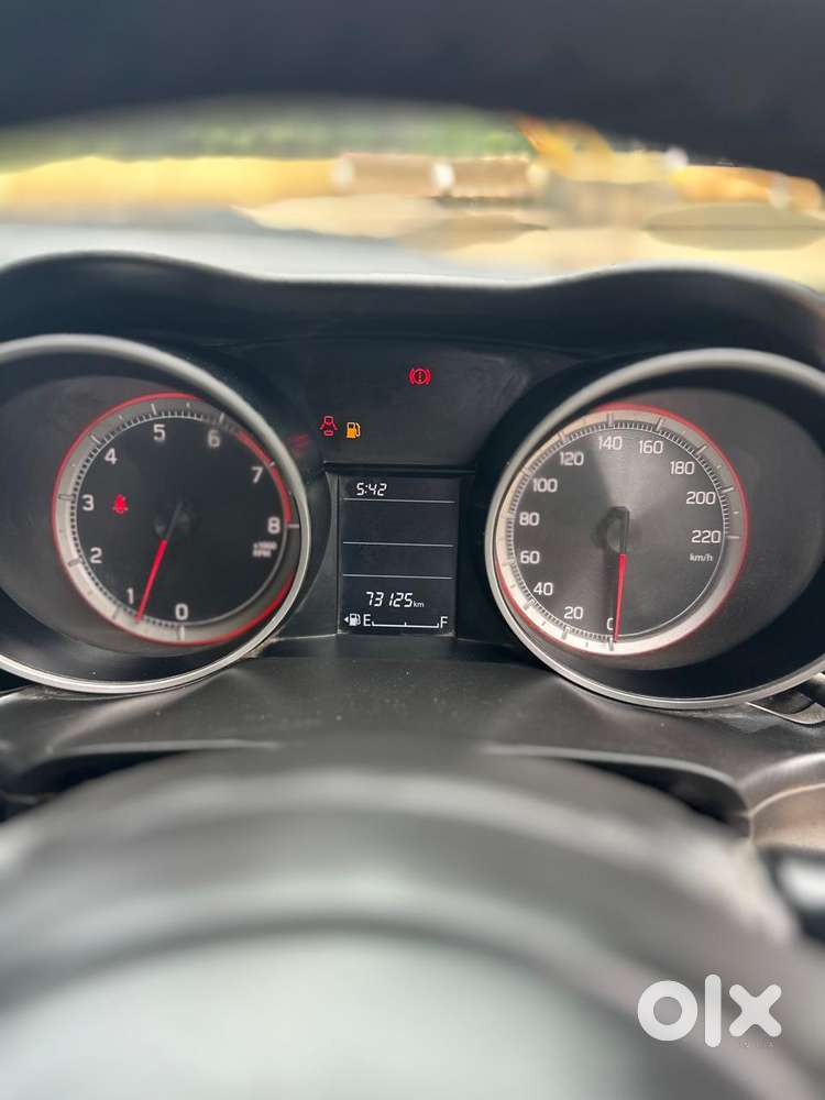 Maruti Suzuki Swift Vxi + Manual, 2021, Petrol