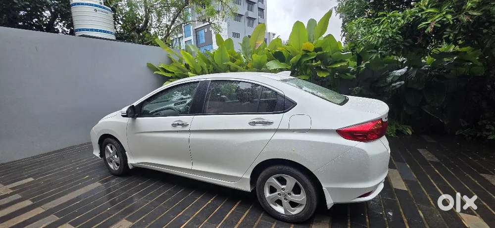 Honda City 2016 Petrol V 98k Km Excellent Condition & Leather Seats