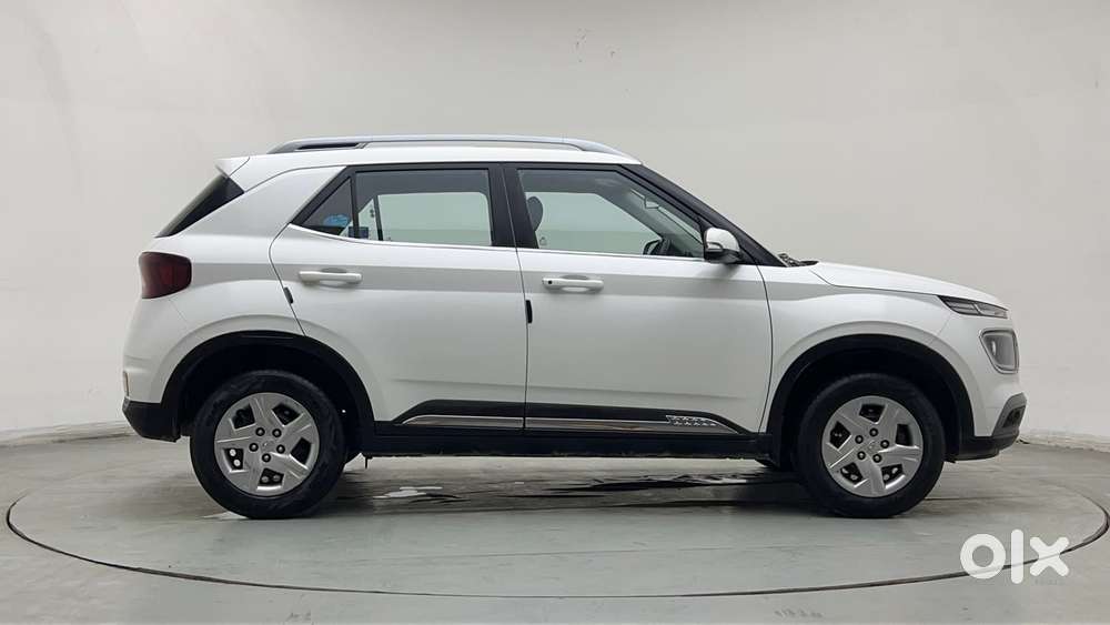 Hyundai Venue 1.2 S Plus, 2022, Petrol