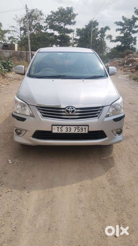 Toyota Innova 2.5 V 8 Str, 2013, Diesel