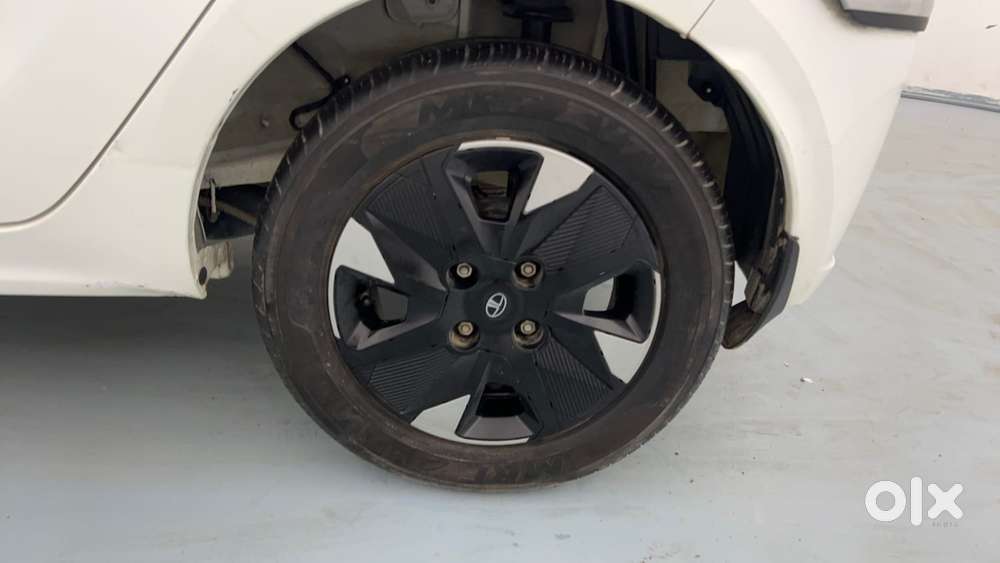 Tata Tiago 1.2 Revotron Xt Option, 2025, Petrol