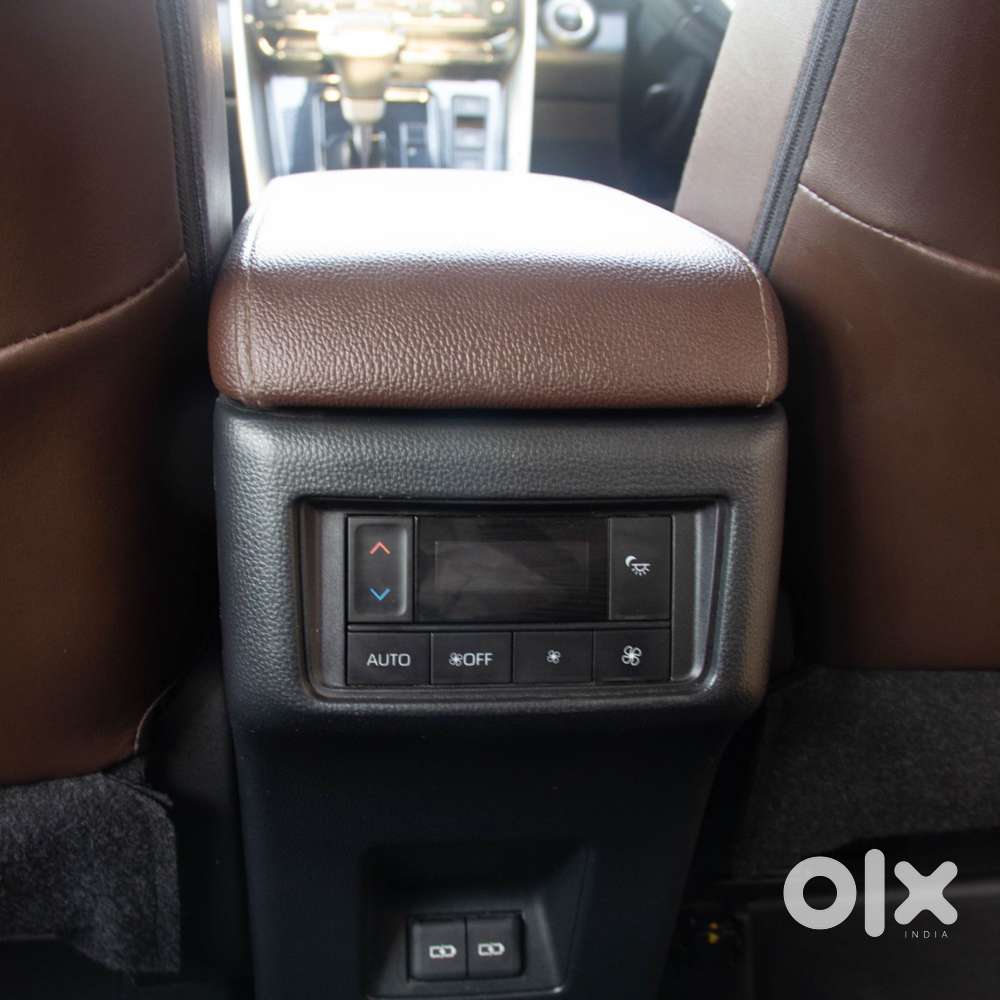 Toyota Innova Hycross 2.0 Zx (o) Hybrid 7 Str, 2024, Cng & Hybrids