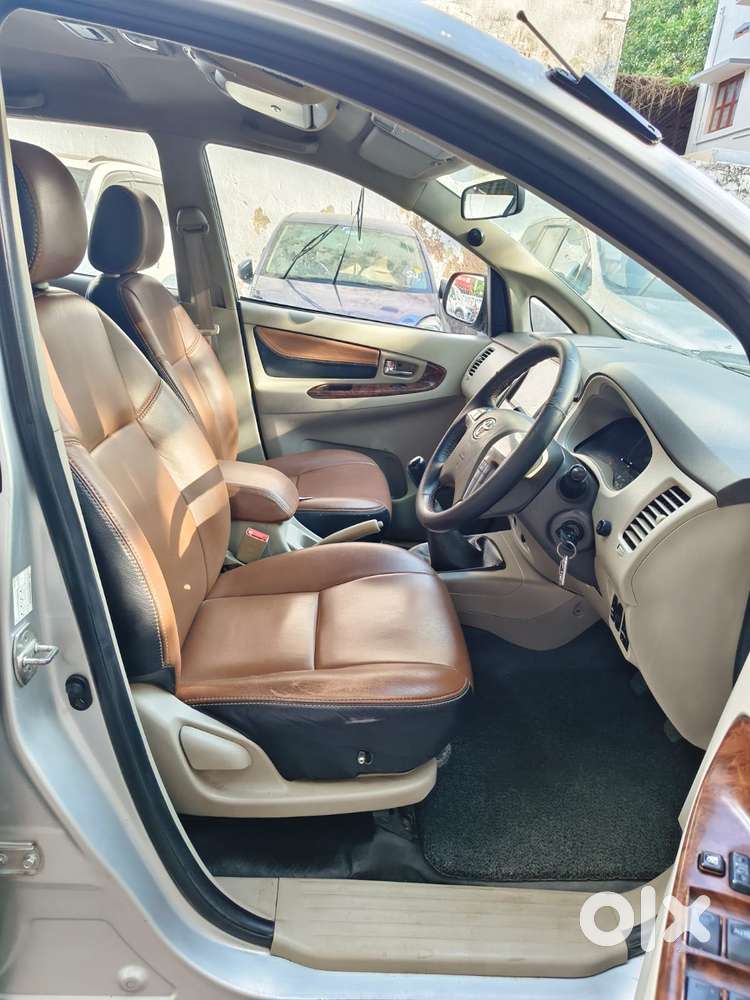 Toyota Innova 2.5 Vx 8 Seater Bs Iv, 2014, Diesel