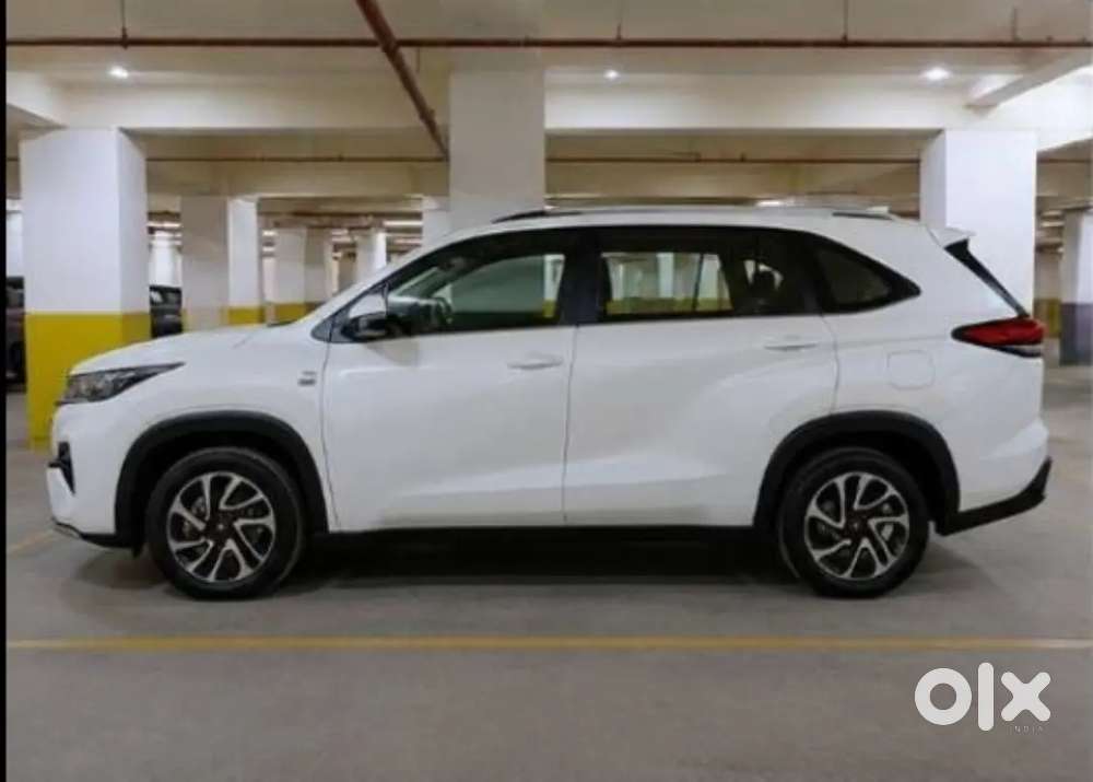 Maruti Suzuki Invicto 2023 Zeta Plus