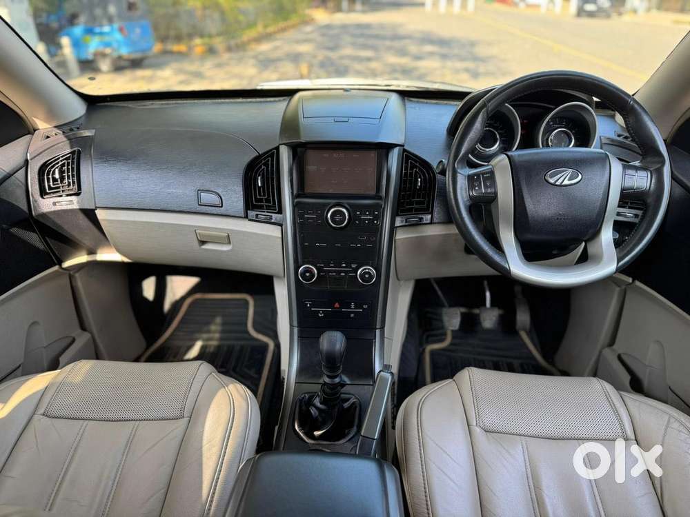 Mahindra Xuv500 W8 Dual Tone, 2015, Diesel