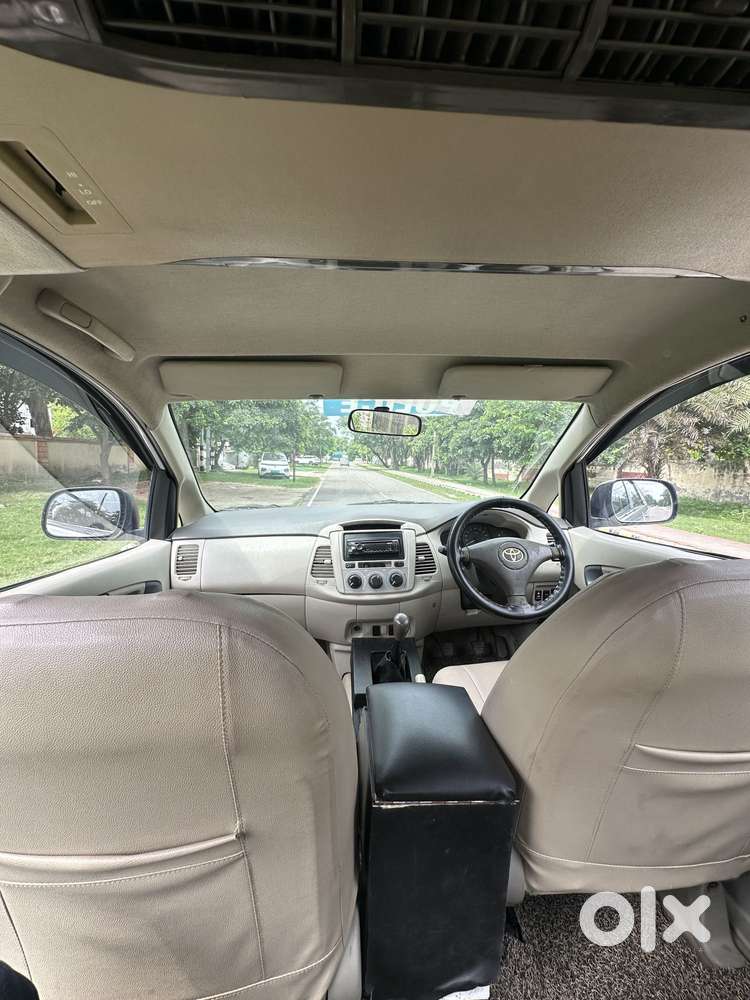 Toyota Innova 2.5 G (diesel) 8 Seater, 2014, Diesel
