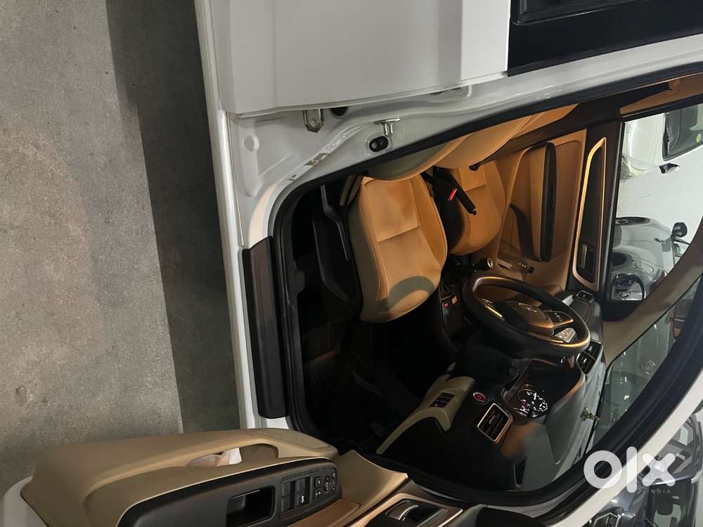 Honda Amaze Vx 2023 Petrol Well Maintained