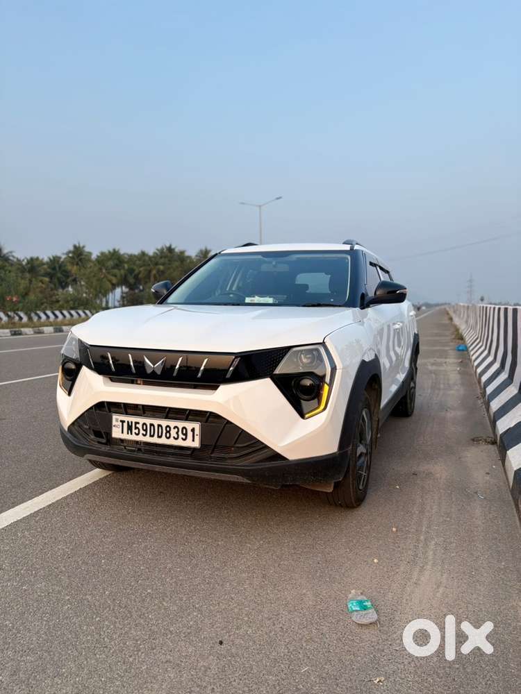 Mahindra Xuv 3xo Petrol Well Maintained