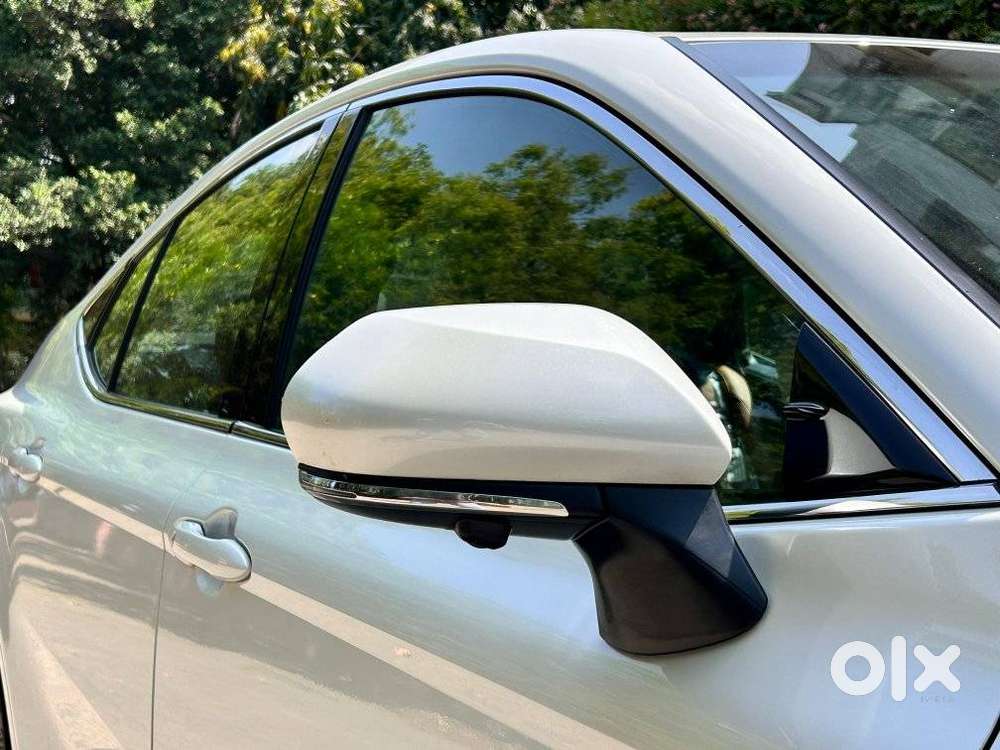 Toyota Camry Hybrid, 2025, Petrol